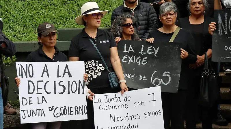 Marcha en Xalapa contra prórroga a Martín Aguilar Sánchez