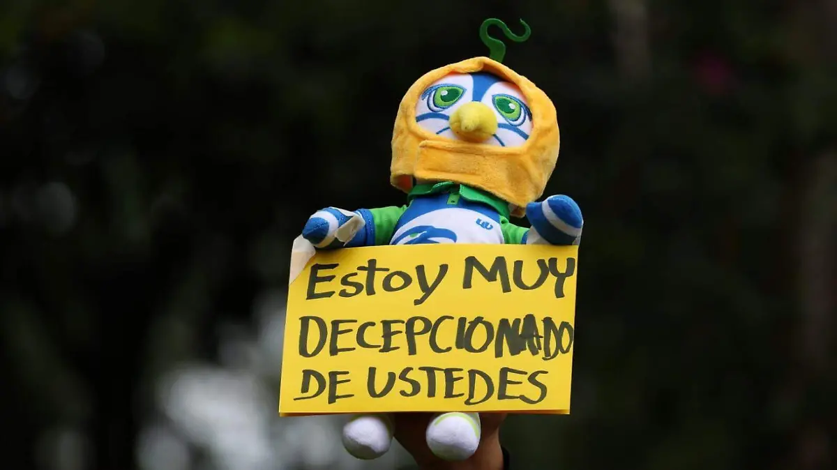 Marcha en Xalapa contra prórroga a Martín Aguilar Sánchez