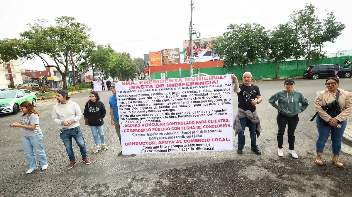 Cierran comercios por obra de rehabilitación de la avenida Araucarias 