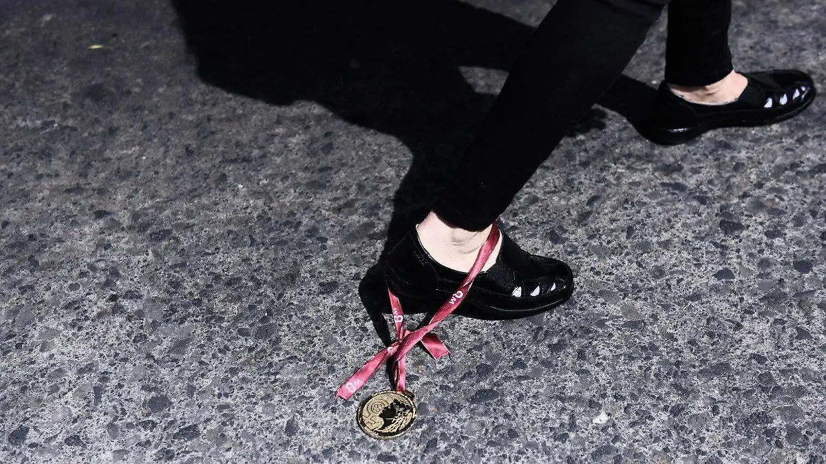 Mujeres protestan contra el IMMX por contratación de un hombre para impartir lengua de señas