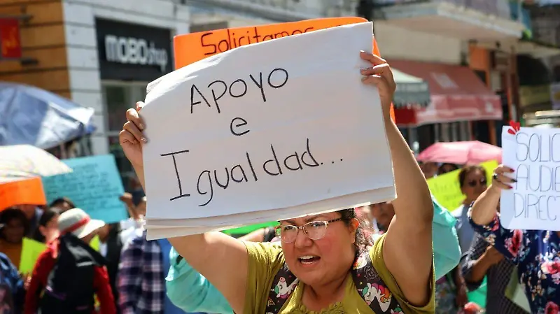 Vecinos de Las Torres bloquean el centro de Xalapa