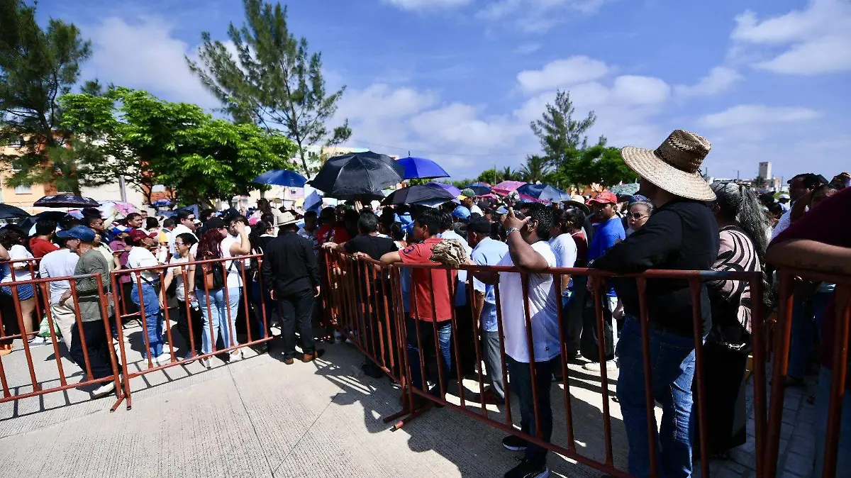 Personas se conglomeraron para demostrar su apoyo a la presidenta de México Claudia Sheinbaum Pardo