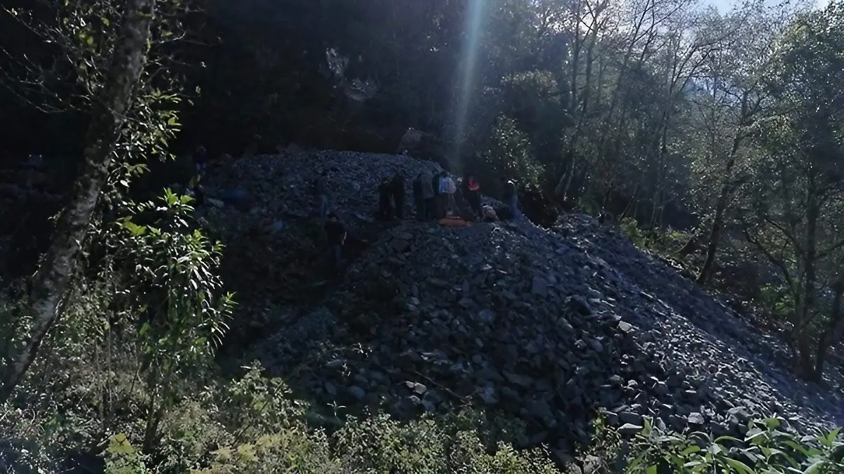 Piedras volcánicas que “adornan” el camino a Tlacolulan
