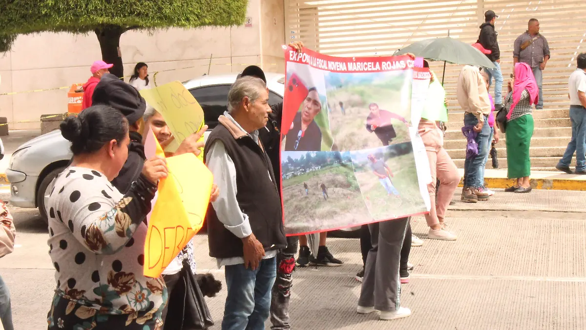 Vecinos de El Tronconal bloquean Arco Sur por caso de invasión de terreno