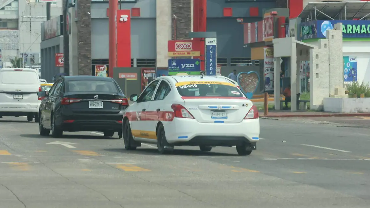 Taxis mantendrán una tarifa de 50 pesos como minimo en elnpuerto de Veracruz