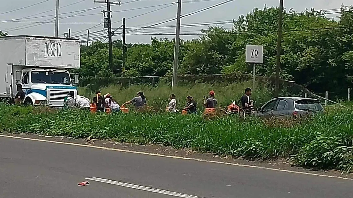 Trabajadores de las obras del distribuidor vial protestan