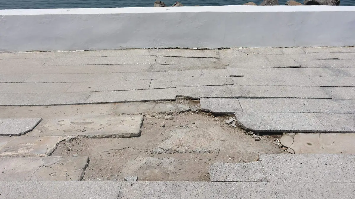 Tramo del bulevar Manuel Ávila Camacho presenta nuevamente hundimiento 