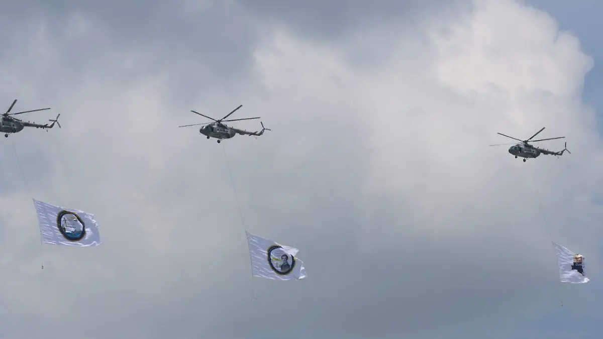 Semar se prepara ensayando en el cielo