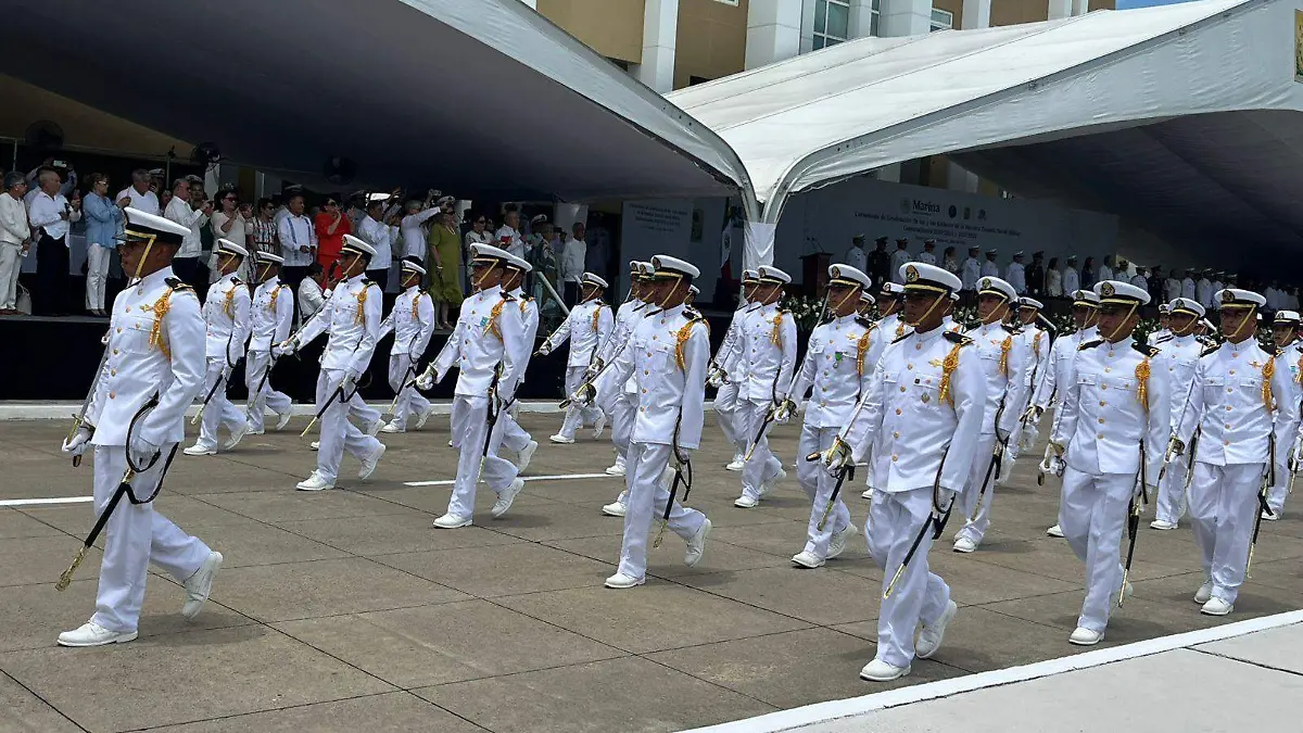 Egresados de la Heroica Escuela Naval en Alvarado, Veracruz