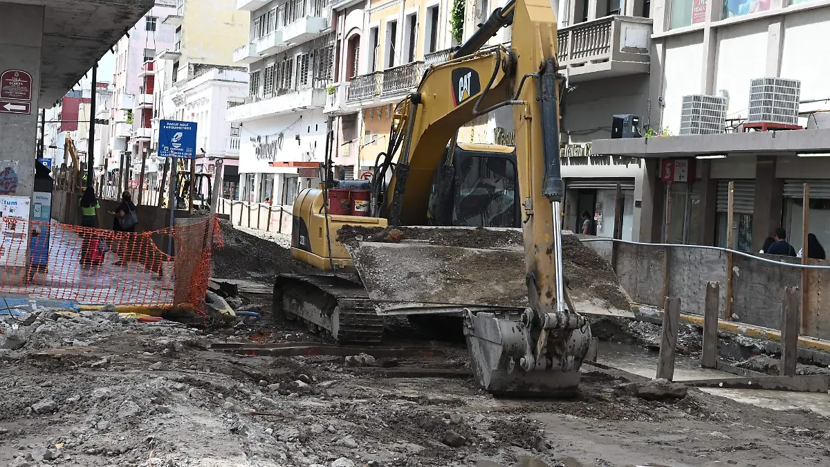 Durante los trabajos de modernización del centro histórico de veracrz se encontraron vestigios de la puerta del mar