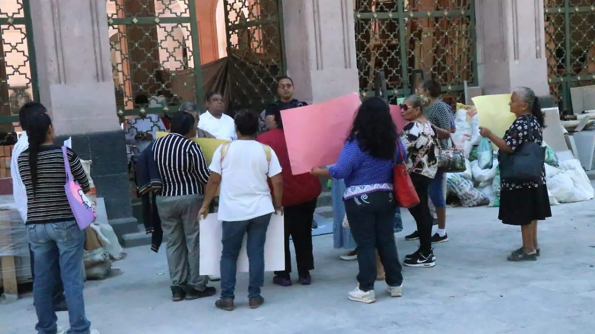 Vecinos de Amapolas 1 y 2 de Veracruz exigen regularización de terrenos y servicios Básicos