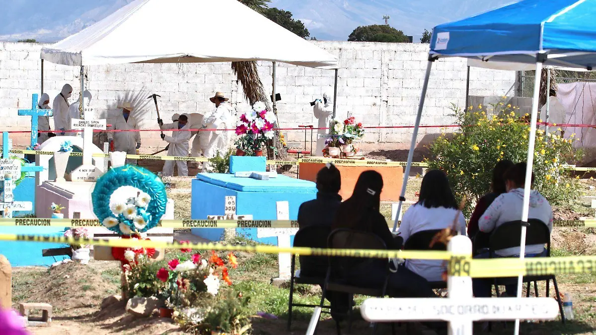 732312_Exhumación de Cuerpos_web