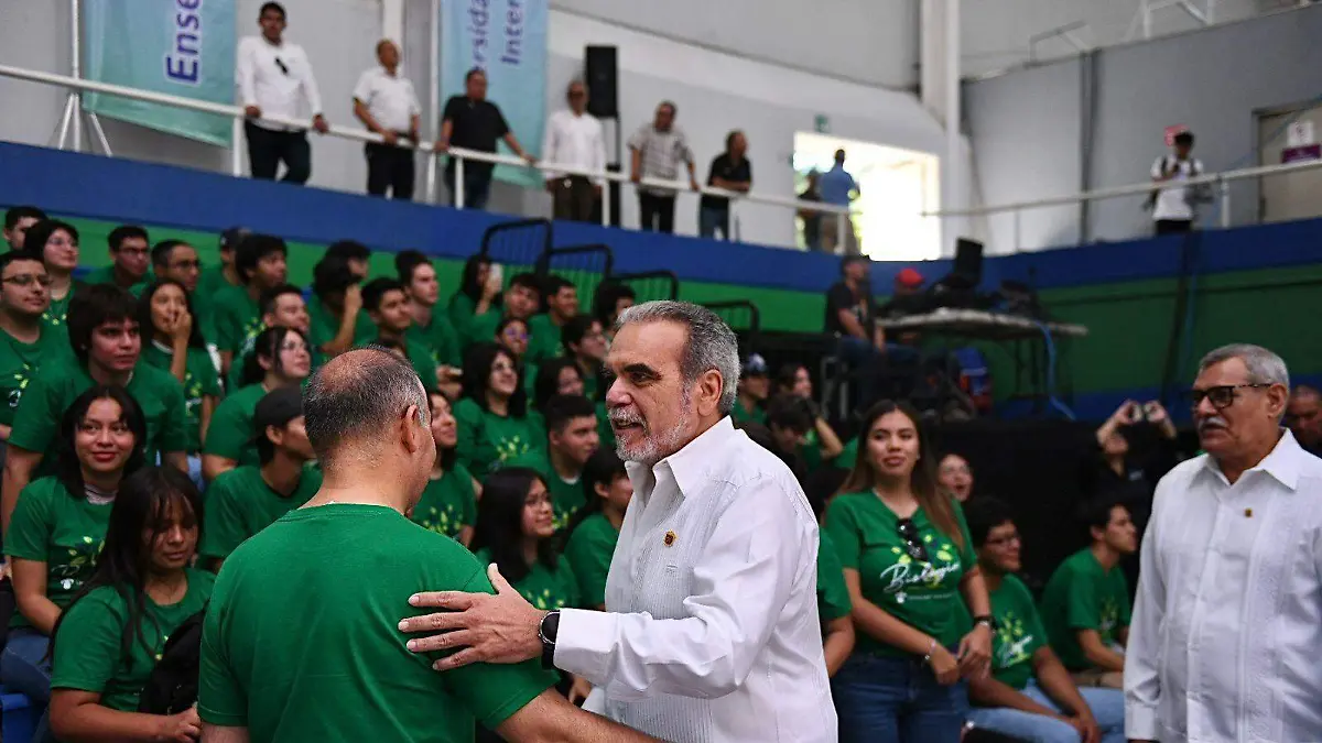 Rector Martín Aguilar Sánchez 