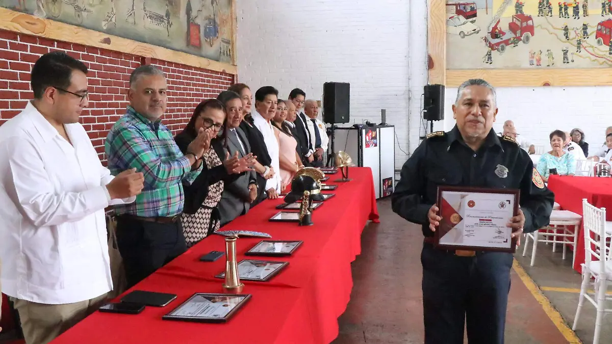 Celebran el Día del Bombero