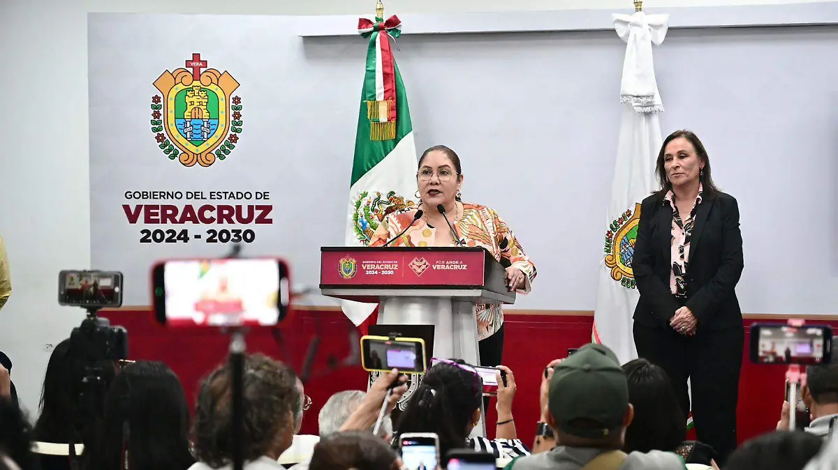 Claudia Tello Espinosa 