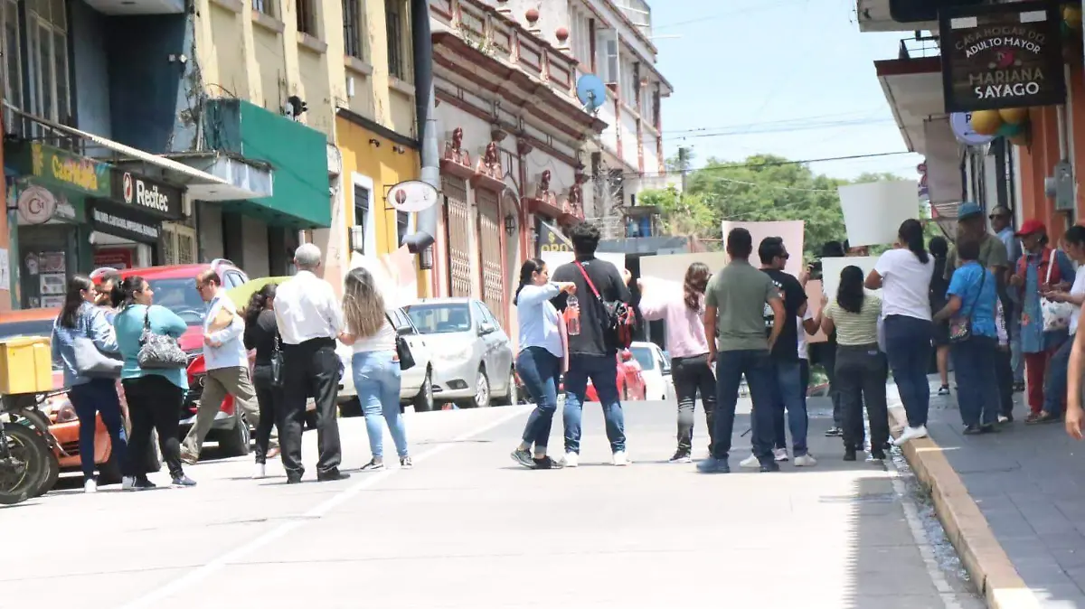 Protestan por despidos en el asilo Sayago