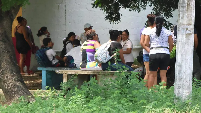 Inconformes padres de familia de la escuela primaria Emiliano Zapata