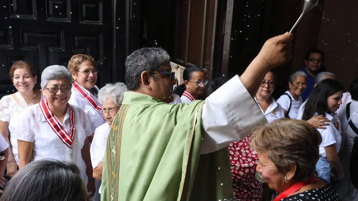 Marcha católica de la iglesia de la virgen de la Merced