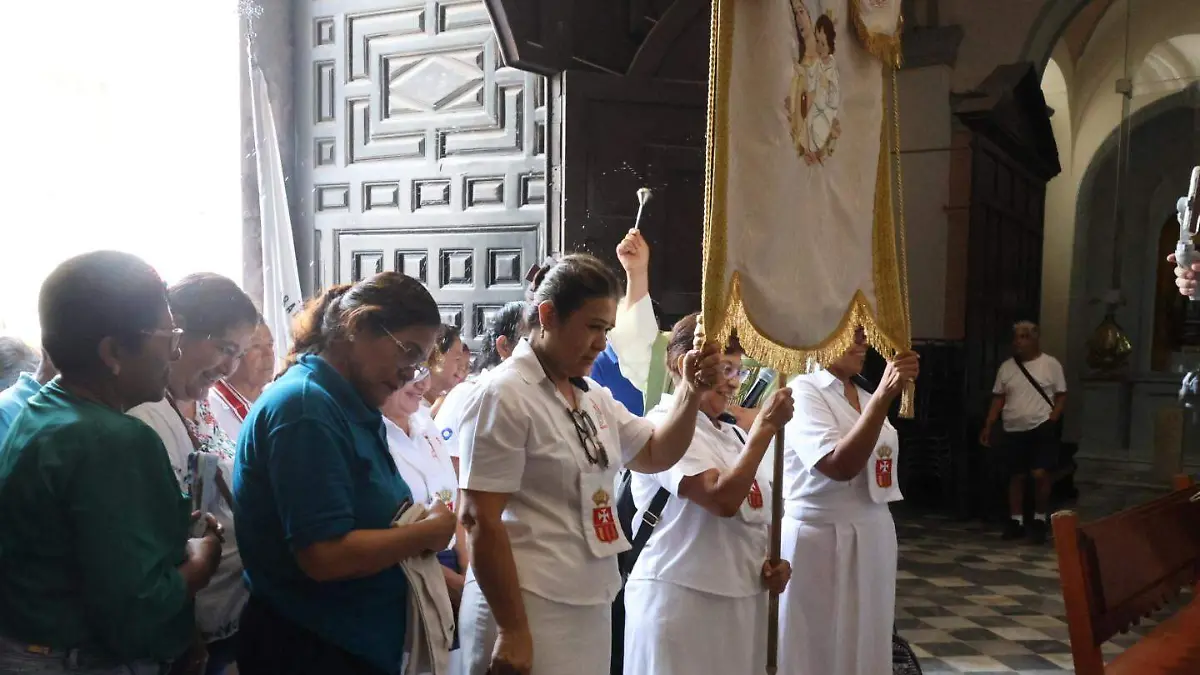 Marcha católica de la iglesia de la virgen de la Merced