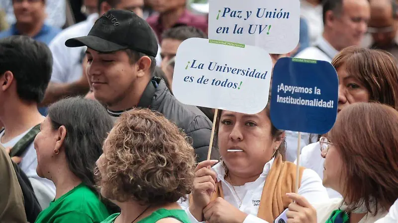 Rector en el 81 aniversario de la UV