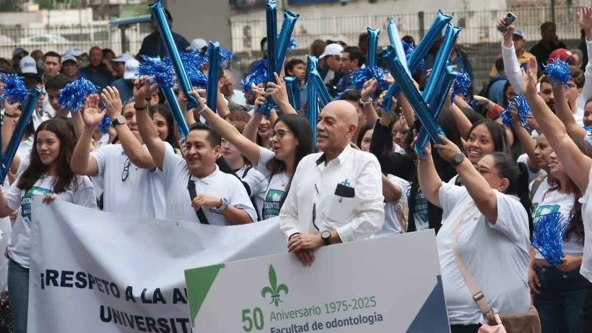 Rector en el 81 aniversario de la UV