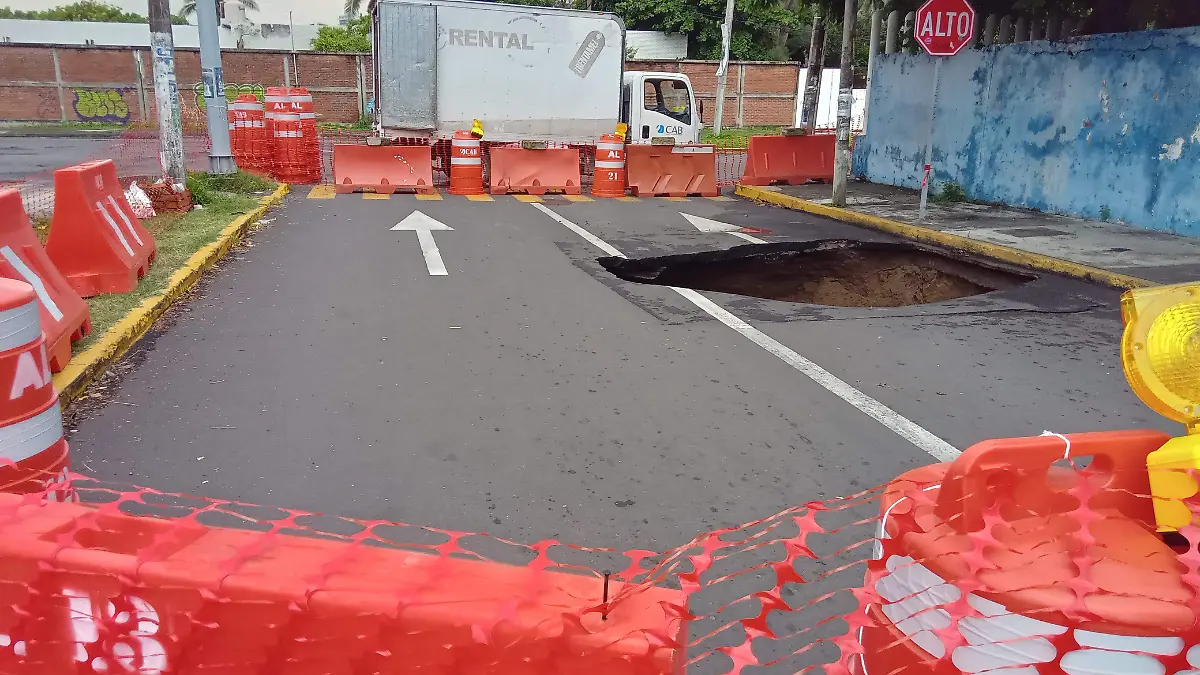 Socavón en en fraccionamiento Costa Verde 