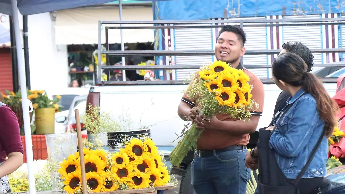 Regalar flores amarillas se ha convertido en una tradición 
