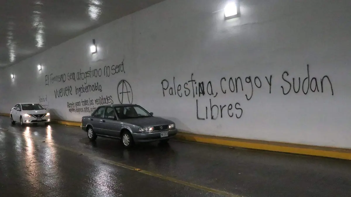 Feministas marchan en el marco del Día de Acción Global por el Aborto Legal en Xalapa