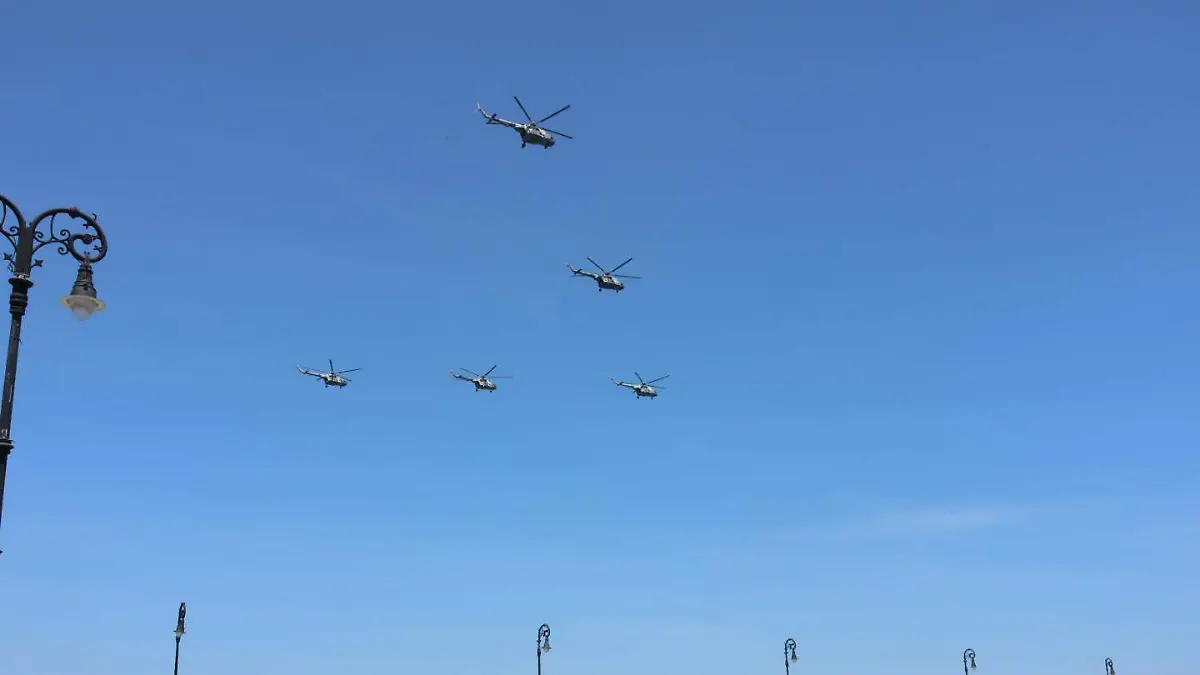 Ensayos aereos en el malecon de veracruz por parte de la armada de México 