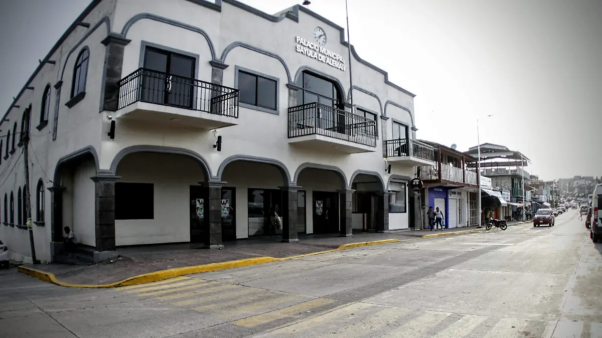 RENE-SAYULA