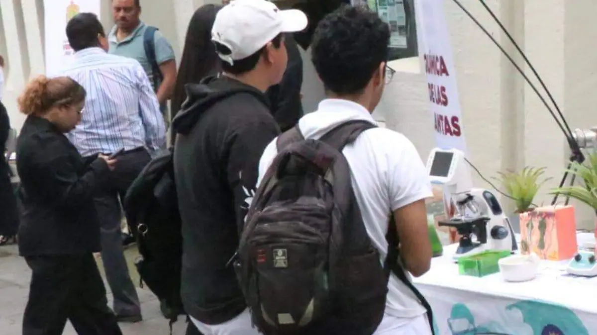 Trabajadores de salud realizan protesta a nivel estatal por carencias, pagos y hostigamiento