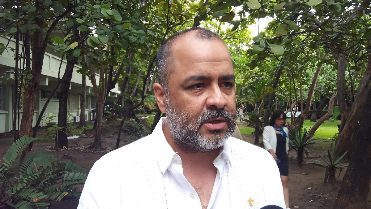 Jorge Genaro Vicente Martínez vice rector de la UV