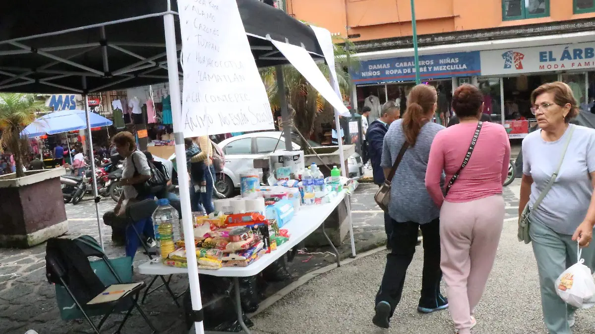 Centro de acopio en la Plazoleta del Carbón en Xalapa