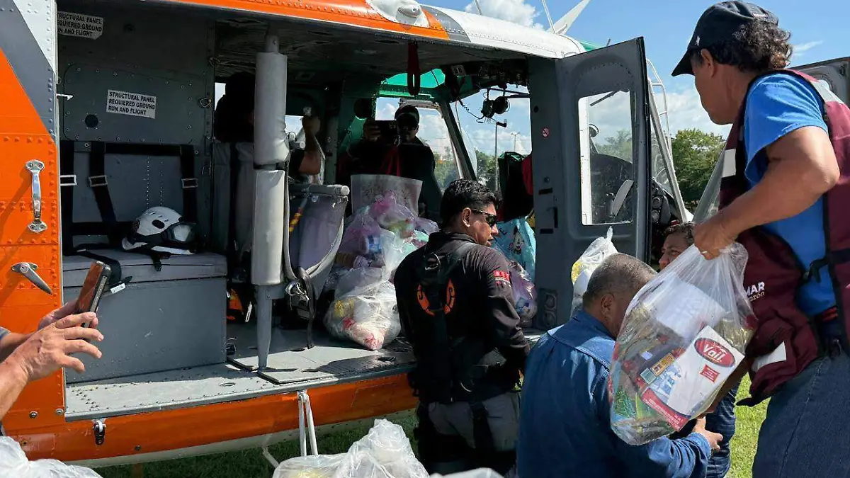 Llega helicóptero de Nuevo León con equipos de Protección Civil e insumos al norte de Veracruz 