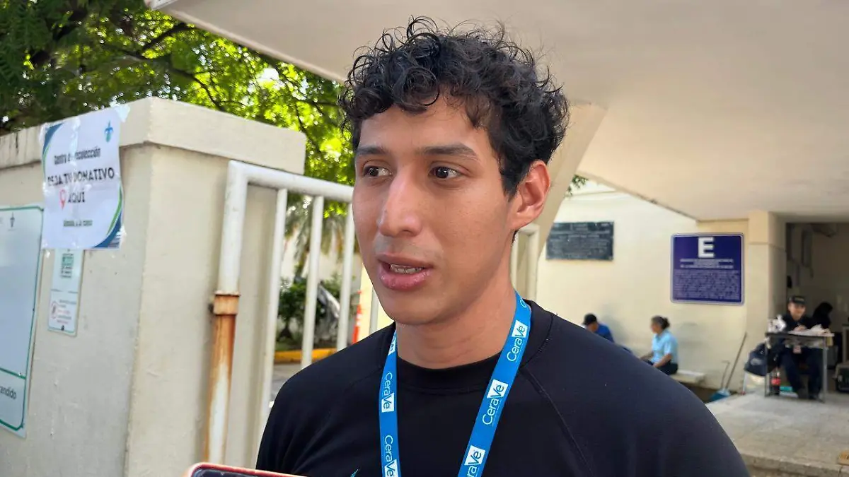 Angel Angeles,  estudiante de la facultad de enfermería de la universidad veracruzana