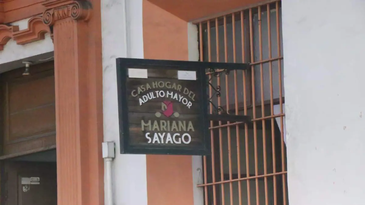 Extrabajadores del asilo Sayago se manifestaron para pedir su reinstalación