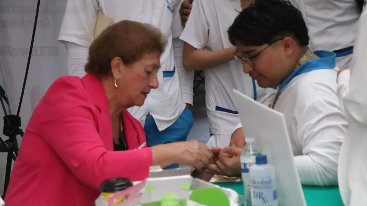 “1er Simposium sobre el cáncer de mama” 