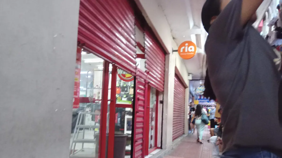 Tienda Waldos de la zona de mercado continúa cerrada