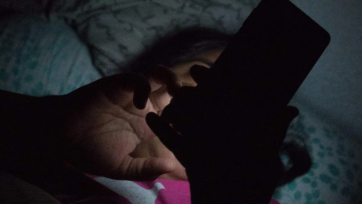806412_Uso del celular antes de dormir_web