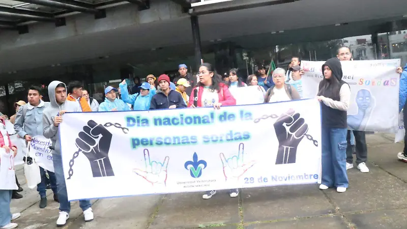 Comunidad sorda de Xalapa marcha por primera vez 