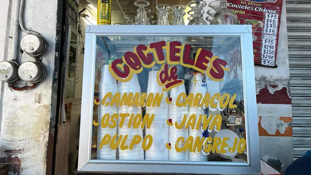 Los Caracoles, ostionería y coctelería