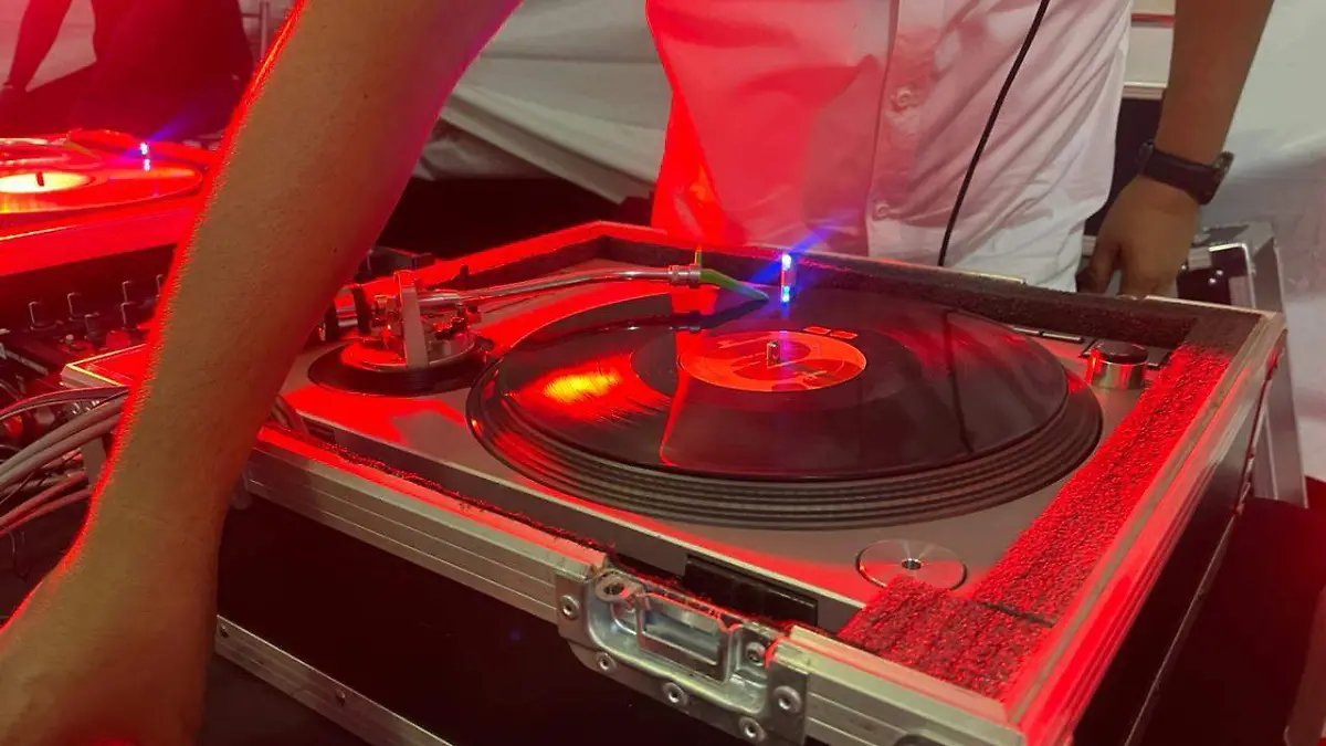 Erick Lickon, el DJ veracruzano