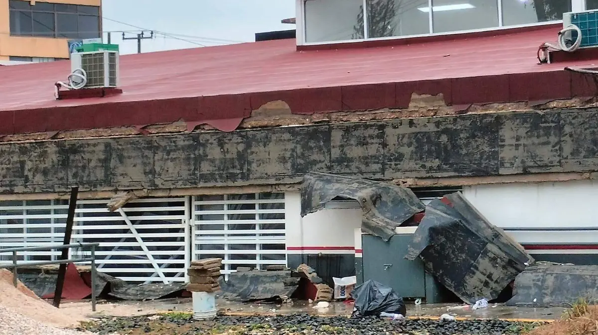 Lluvias y viento causan destrozos en Las Choapas, Veracruz