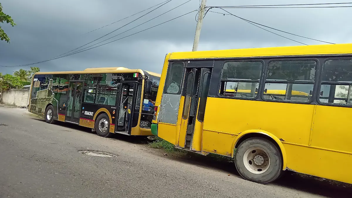 Taller donde reparan camiones Ulúa ubicado en la colinia las brisas al norte de la ciudad