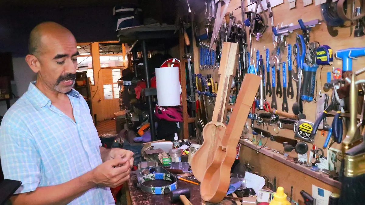 Laudero Jairo Jiménez López | Laudería