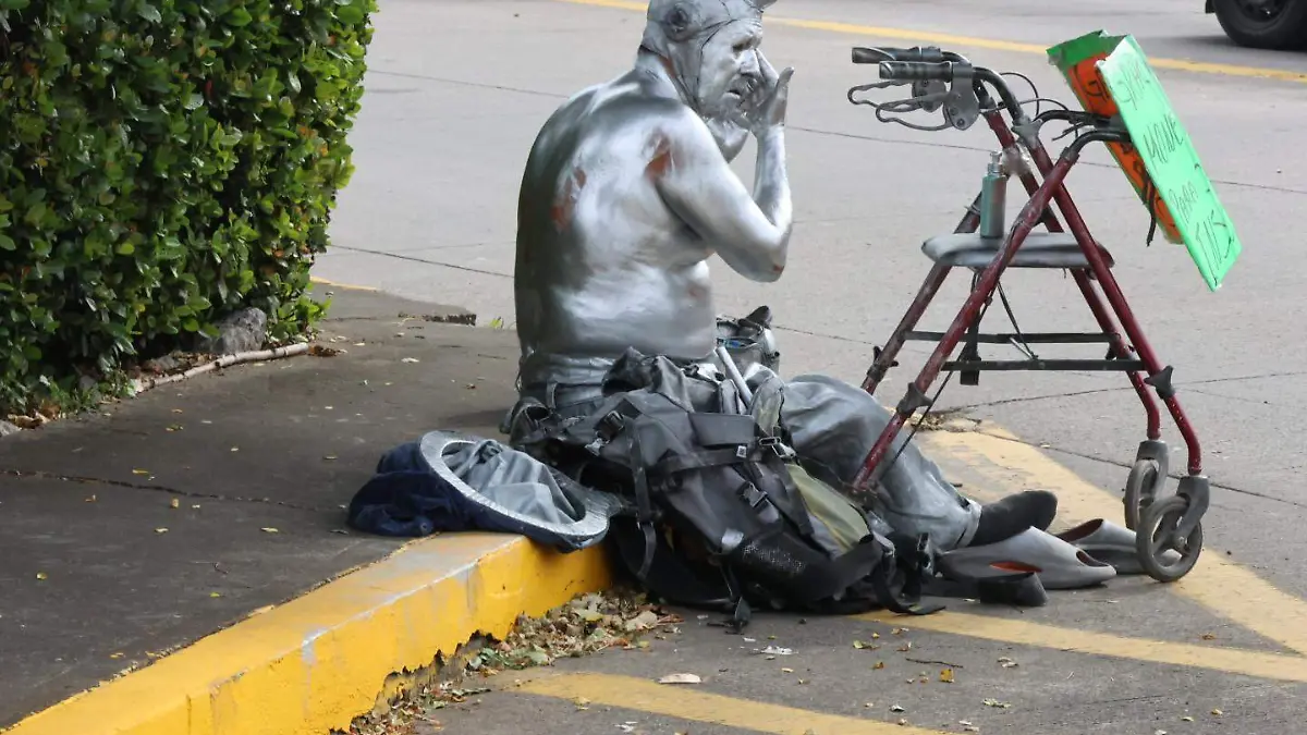 Gilberto Flores Gutiérrez artista callejero