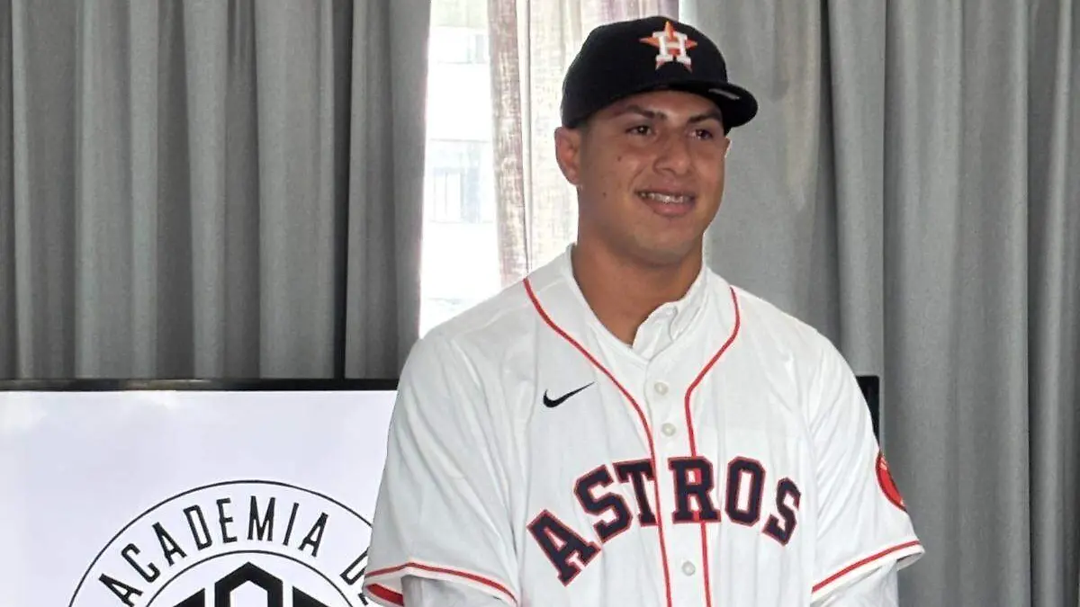 Beisbolista veracruzano firma con los Astros de Houston