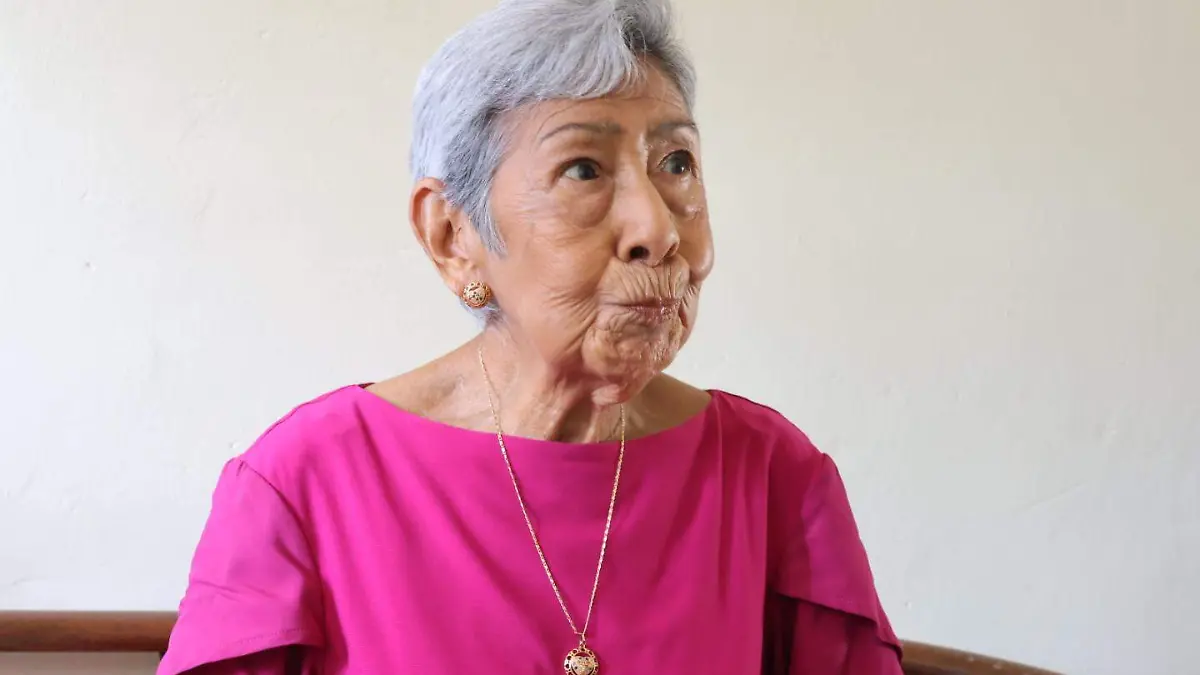 Angela Deceano Peregrino , exreina infantil