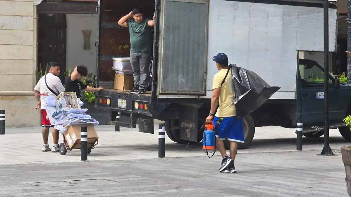 Desocupando oficinas de regidurias2