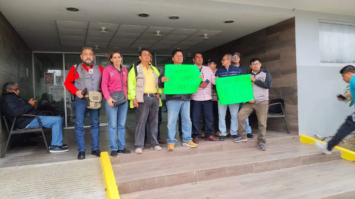 Periodistas se movilizan en Unidad Integral de Justicia para exigir la liberación del periodista Rafael “N” en Coatzacoalcos 